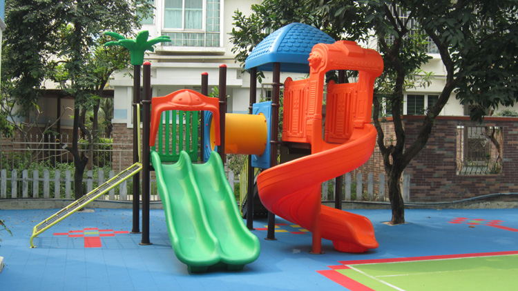 幼儿园滑梯价钱